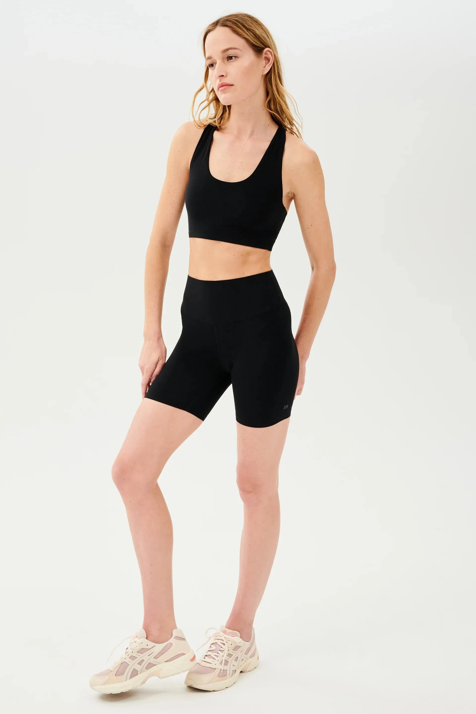 Airweight High Waist Short 6"