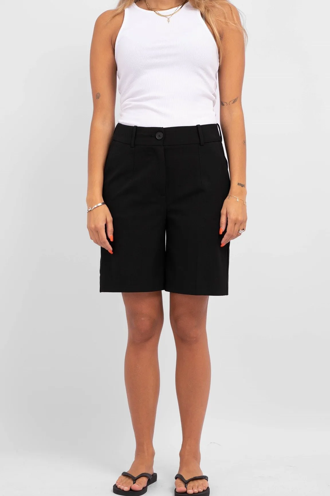 Sasie Shorts - Black