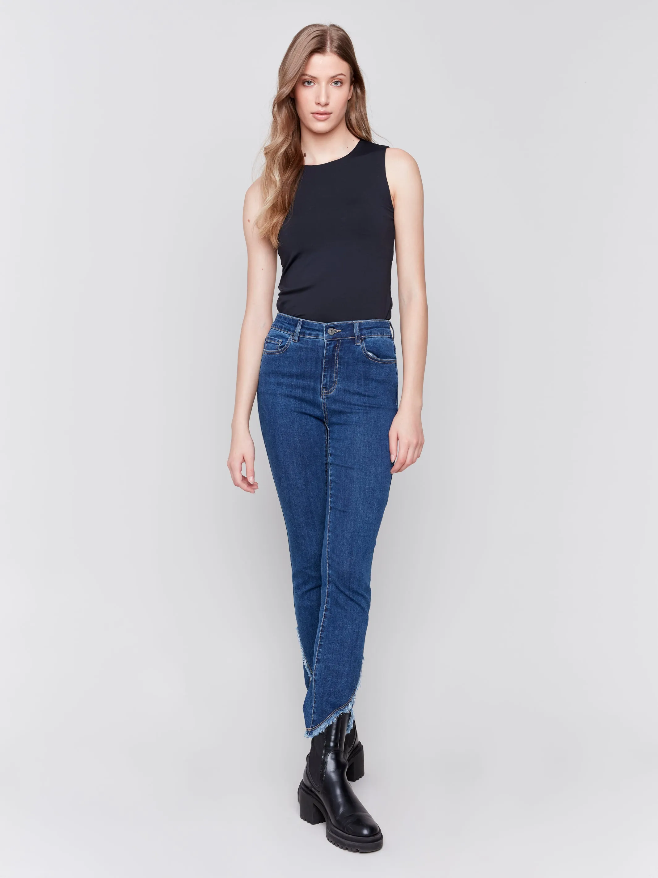 TULIP HEM FRAYED JEAN